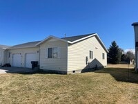 Building Photo - 2 Bedrooms, 2 Bath, 1 garage