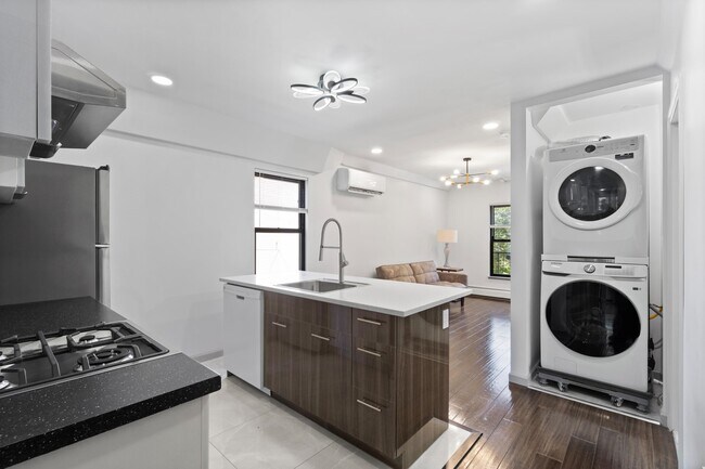 Primary Photo - 232 1st St