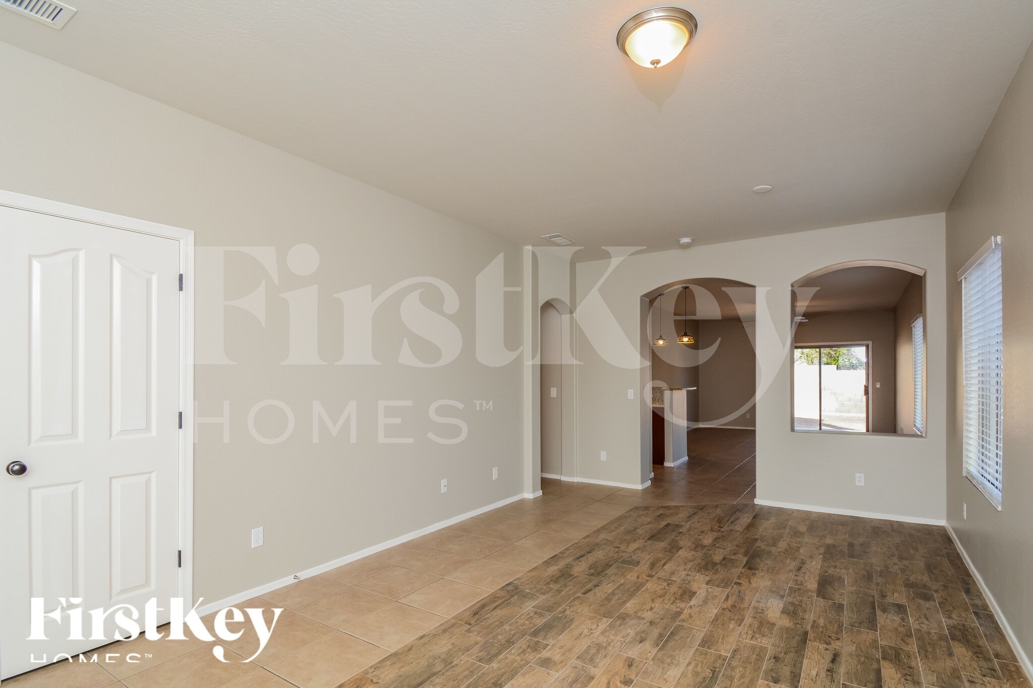 Building Photo - 12918 W Columbine Dr