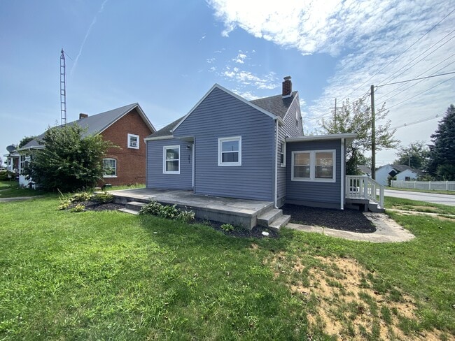 Building Photo - 101 Fame Ave