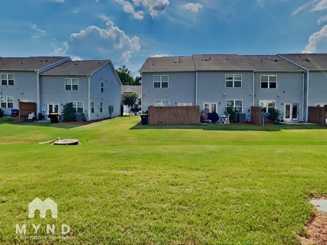 Building Photo - 11973 Fuller St