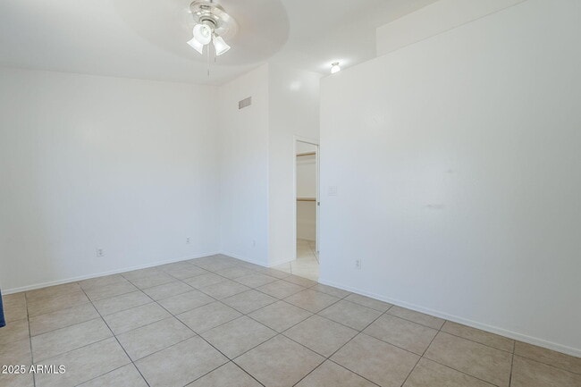 Building Photo - 678 S Silver Dr