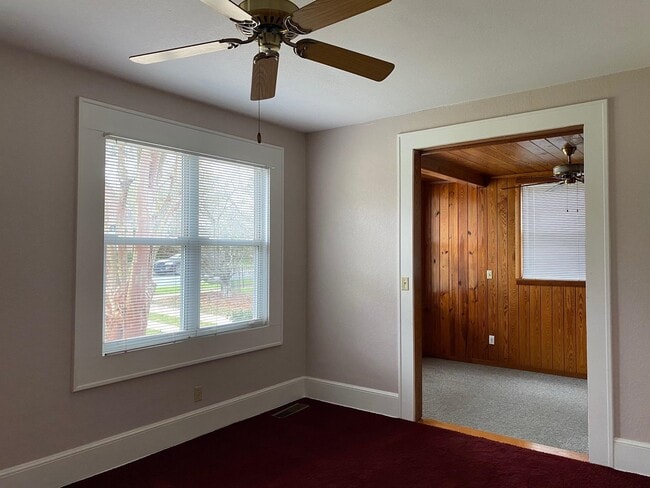 Building Photo - 411 Beard St