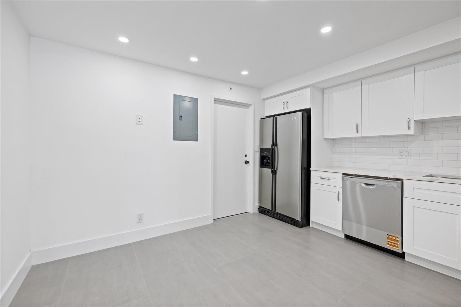 Building Photo - 1360 S Ocean Blvd