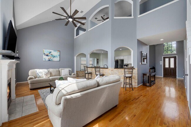 Building Photo - 16315 Scotch Hollow Ln