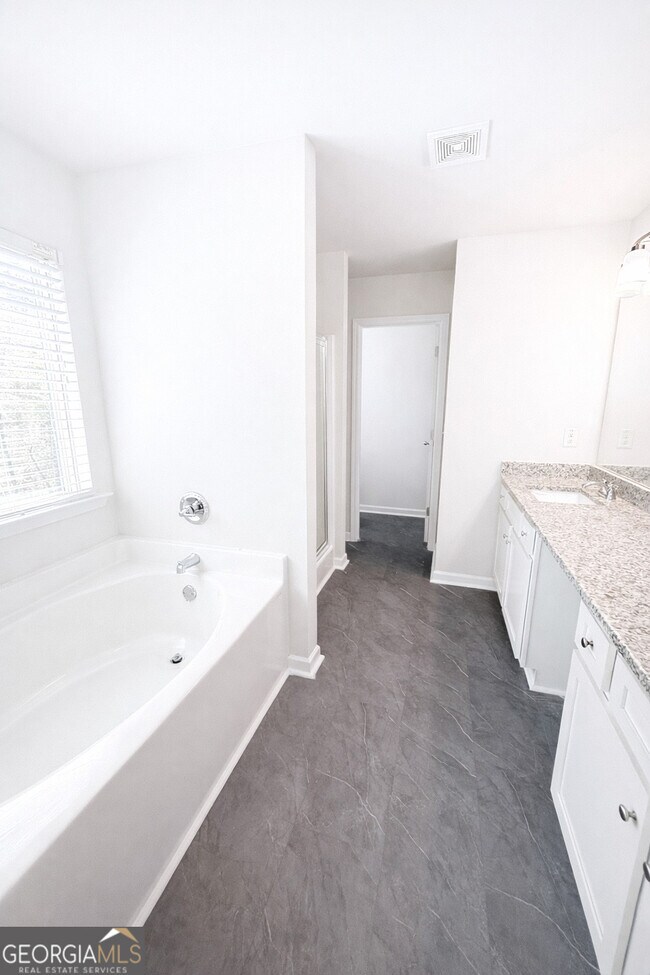 Building Photo - 214 Patriots Wy