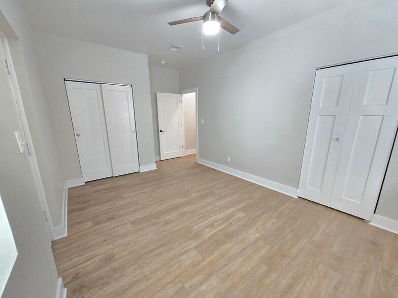 Bedroom number 1 - 3914 De Tonty St