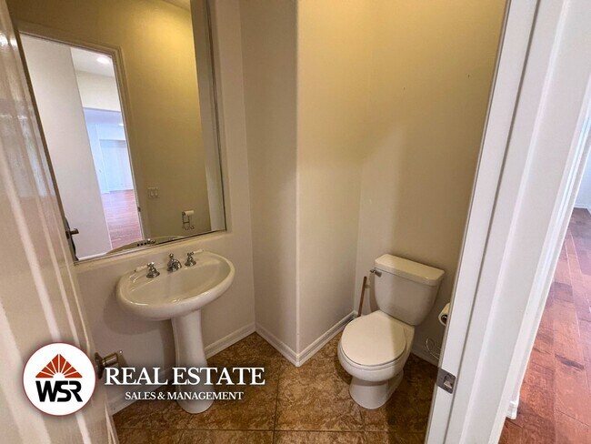 Building Photo - Beautifully upgraded LARGE home with a pool and basketball court in Mockingbird Canyon!