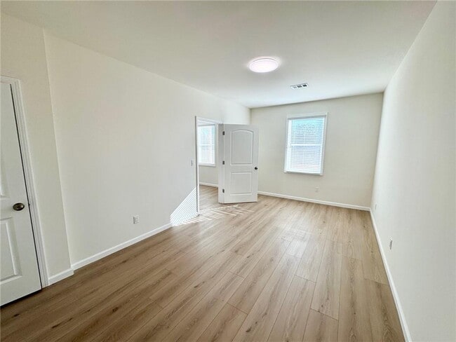 Building Photo - 7252 Millbrae Walk