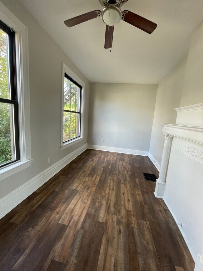 Building Photo - 701 Taylor Ave