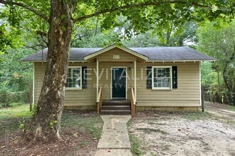 Building Photo - 2 Bed 1 Bath Home Close to Interstate Access!