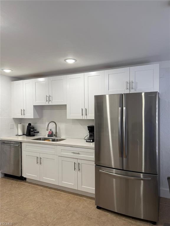 Building Photo - 1335 NE Pine Island Rd