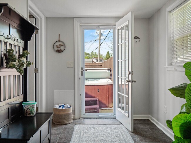 Building Photo - 122 Overlook Rd