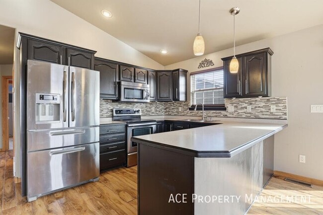 Building Photo - 6950 Manchester St