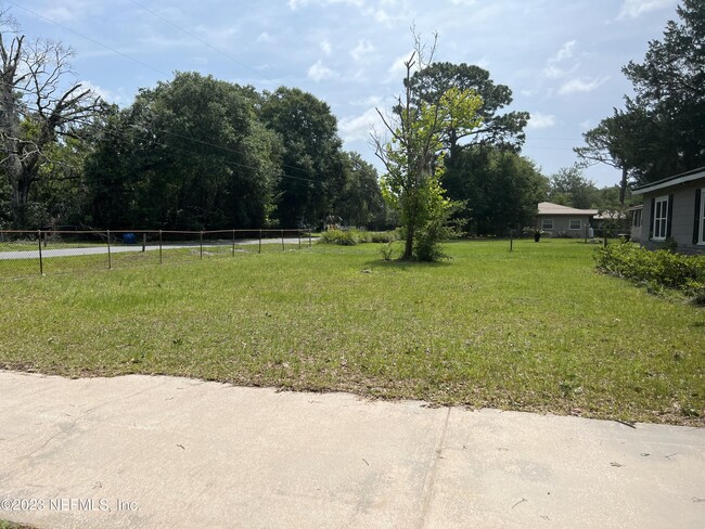 Building Photo - 1416 Fred Gray Rd