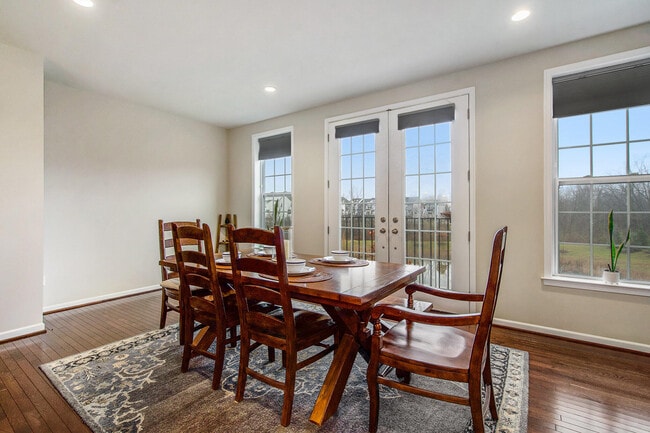 Building Photo - 2765 Ashcombe Dr.