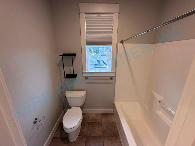 Building Photo - Spacious 4-Bedroom Retreat with 3.5 Baths in Happy Valley's Prime Location!