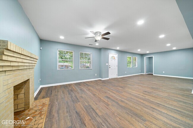 Building Photo - 1247 Cherokee Ave