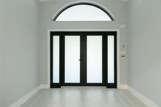 Building Photo - 13401 SW 83rd Ave