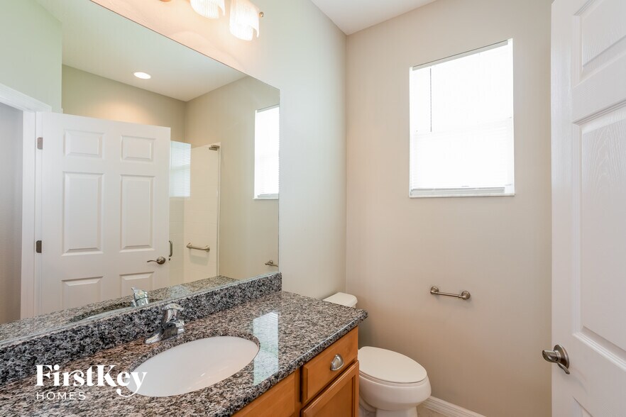 Building Photo - 12924 24th Ct E