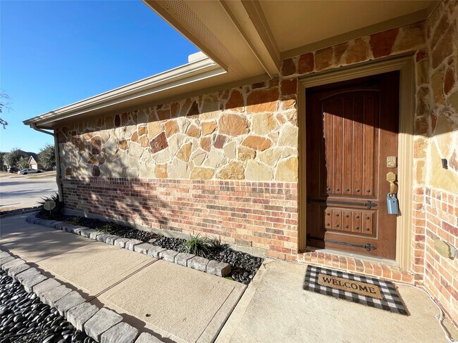 Building Photo - 3650 Sumner Lodge Dr