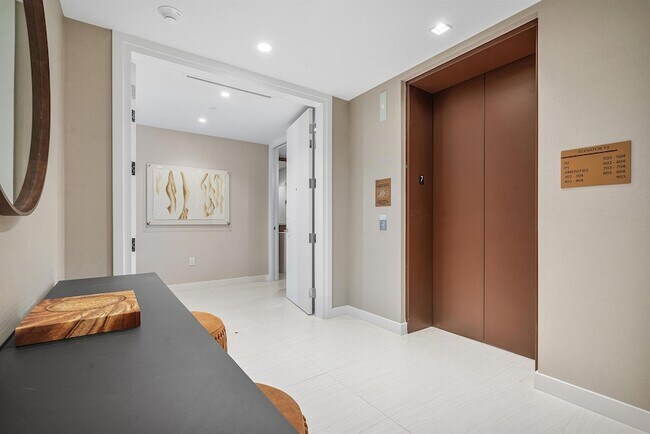 Building Photo - 210 SE Mizner Blvd