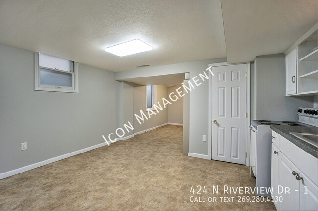 Building Photo - Spacious 1 bed in Parchment