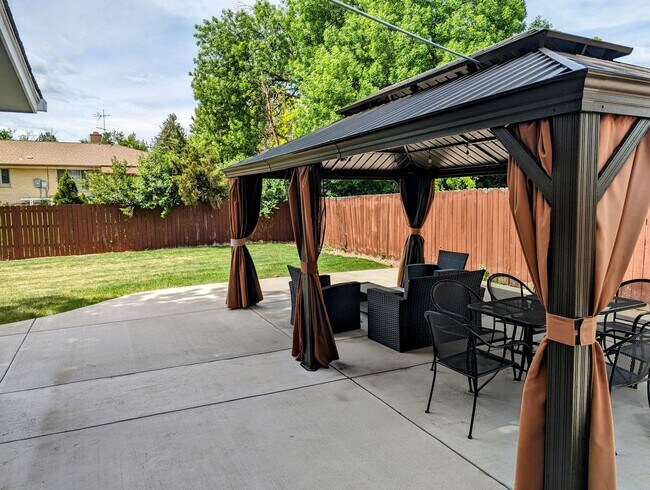 Building Photo - BEAUTIFUL 4 Bed 2 Bath Hampden Neighborhoo...