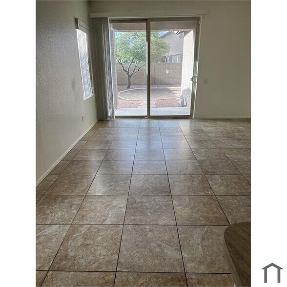 Building Photo - 9130 W Monte Vista Rd