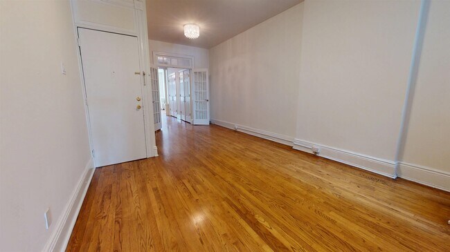 Building Photo - 1010 Washington St