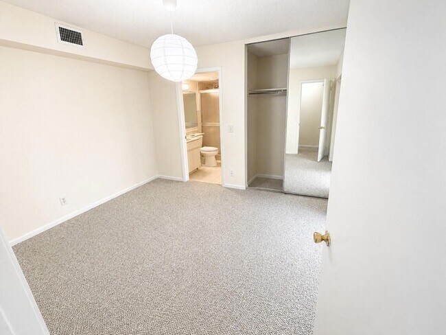Building Photo - 8344 Trent Ct