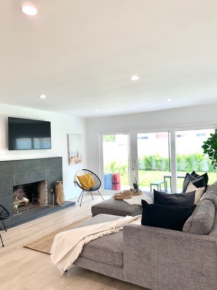 Building Photo - 5630 Vantage Ave