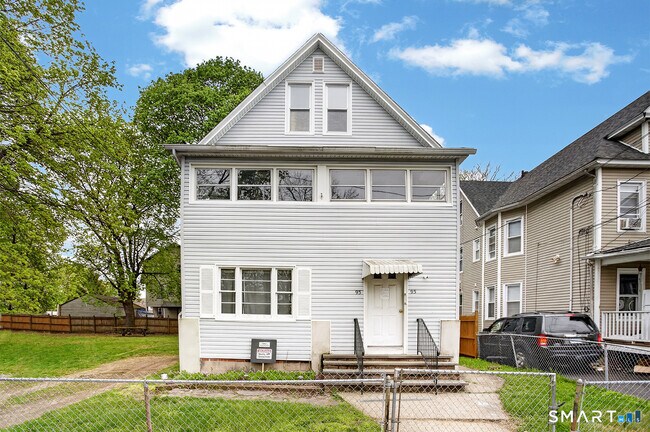 Building Photo - 95 Parrott Ave