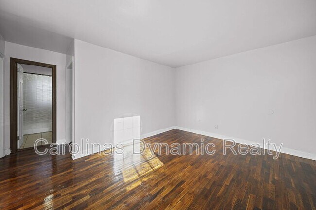 Building Photo - 2621 Druid Hls Wy