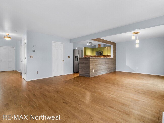 Building Photo - 3 br, 2.5 bath House - 6610 Millstone Ln S...