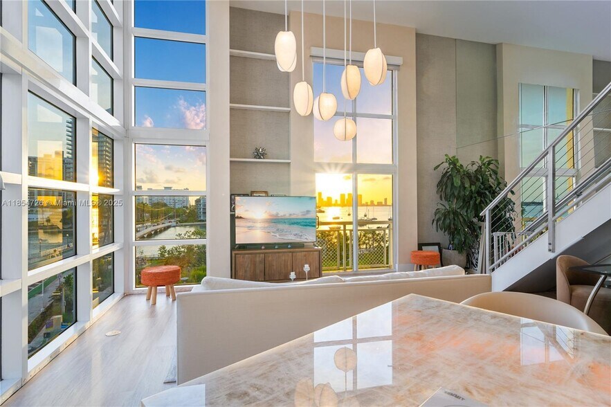 Building Photo - 1701 Sunset Harbour Dr