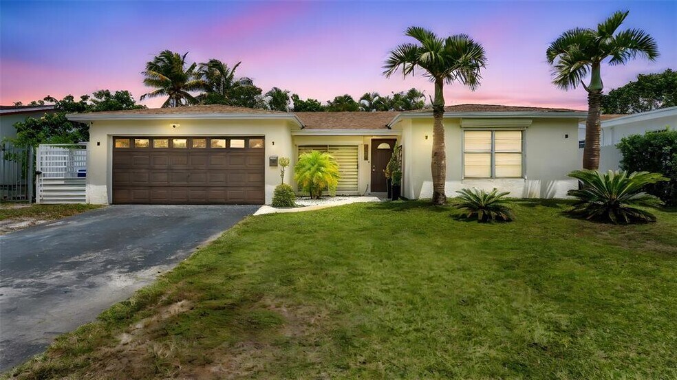Primary Photo - 8425 Southampton Dr