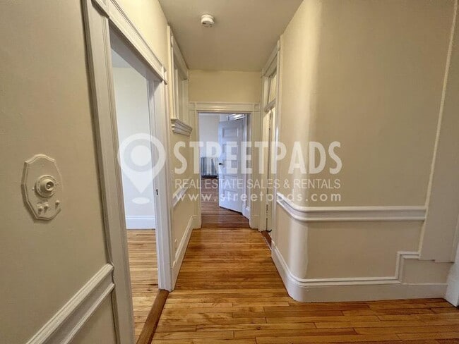 Building Photo - 1 bedroom in Cambridge MA 02138