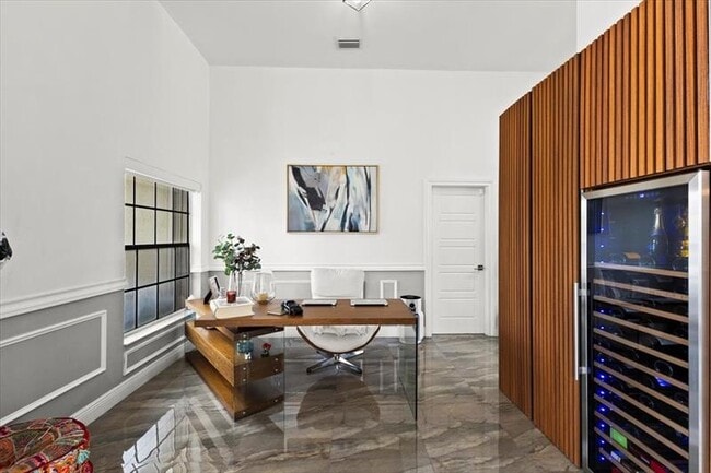 Building Photo - 10792 Queen Palm Ct