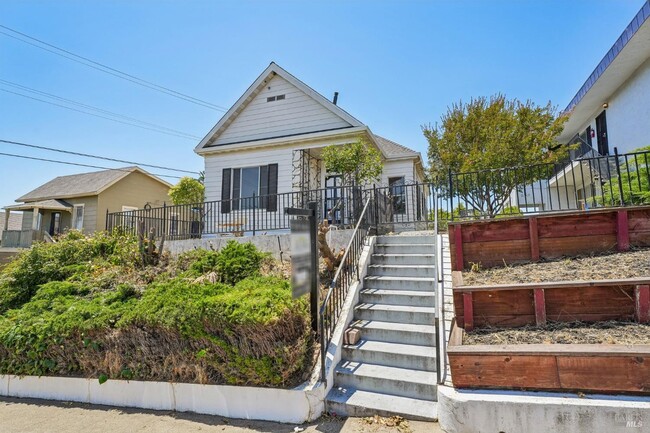 Building Photo - 517 Branciforte St