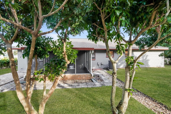 Building Photo - 1024 Porpoise Dr