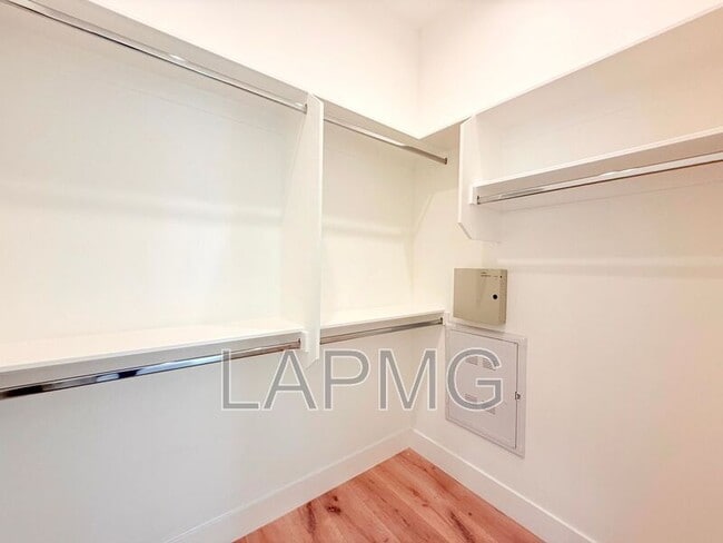 Building Photo - 3414 London St