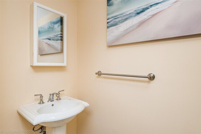 Building Photo - 801 Briny Ave