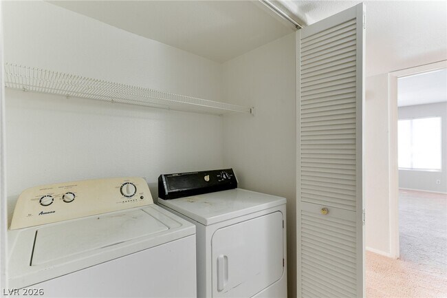 Building Photo - 5150 Mandalay Springs Dr