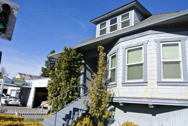 Primary Photo - Charming Craftsman-Style 2BD/1BA Duplex – ...