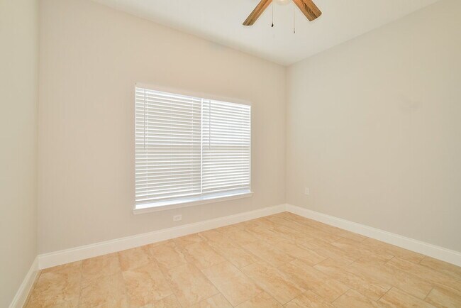 Building Photo - 355 Clermont Dr