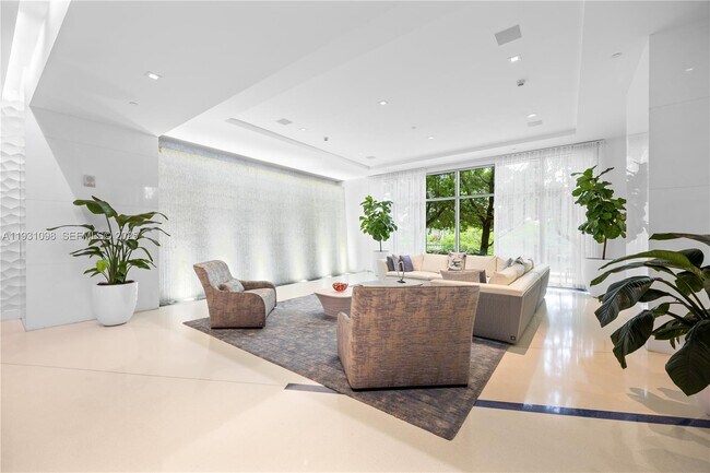 Building Photo - 300 Sunny Isles Blvd