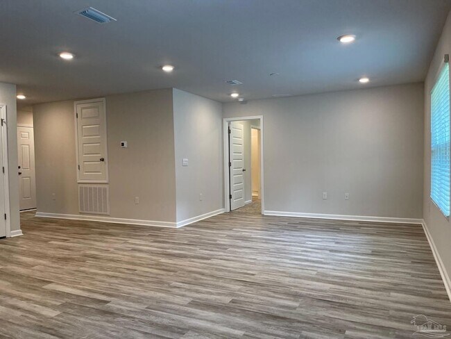 Building Photo - 8665 Pathstone Blvd