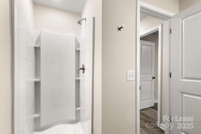 Building Photo - 990 Shearer Rd