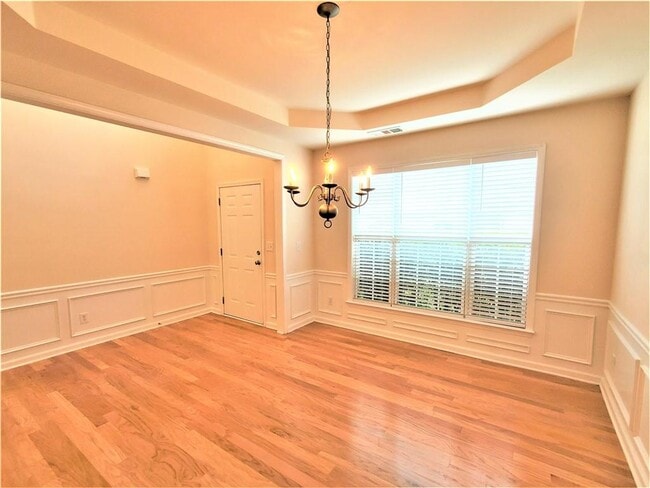 Building Photo - 545 Friars Head Dr NE